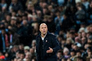 斯洛特：远藤航可能客串右后卫，我更希望索博斯洛伊坐镇中场