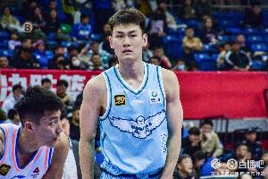 高效表现！王睿泽半场5中4拿到11分1篮板 正负值+14