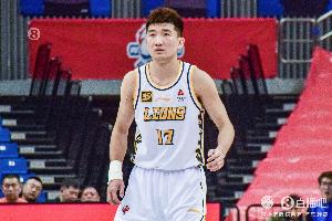 得分助攻一肩挑！孙铭徽10中6拿到14分8助2断1帽 正负值+14