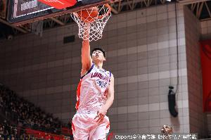 防守威慑力十足！徐昕送6次封盖 7中6高效拿下13分2篮板