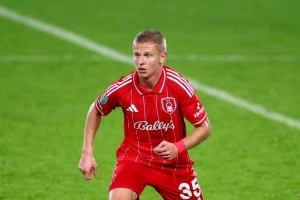 天空:诺丁汉森林考虑退租津琴科,他在阿森纳也没有位置