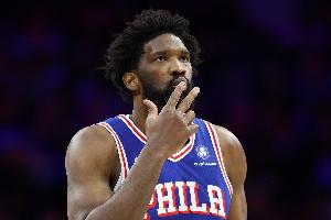 自从被小卡在季后赛绝杀后 恩比德面对小卡取得4胜0负