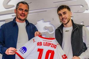 铁腚!图片报:格鲁达为加盟莱比锡驾车11小时1052公里到德国体检