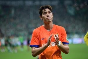 德转显示泰山球员毕津浩已加盟大连英博，方式为自由转会