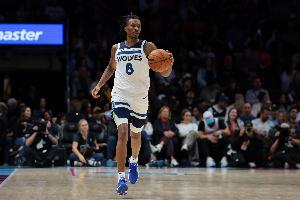 替补奇兵！海兰德半场7中5高效拿下13分6板1助1断1帽