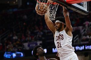 吃饼+防守！贾勒特·阿伦8中5拿10分11板3助2断 正负值+20！