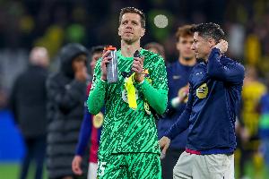 赔偿金200万欧！每体：巴萨考虑在赛季结束和门将什琴斯尼解约