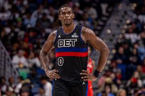 没啥表现！杜伦半场6中2仅拿4分3篮板 正负值-15