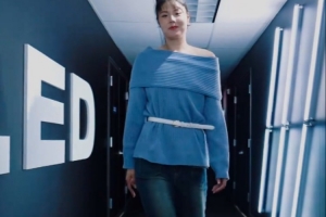 李月汝晒日常视频:若幸福是酵母 那我是一块圆咕隆咚的小面包!