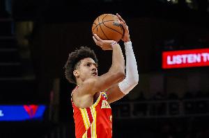 本赛季仅杰伦·约翰逊&约基奇曾单场20+15+15 两人都2次做到