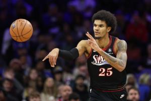 场均8+5！76人已经将双向球员巴洛转正 合同包含下赛季球队选项