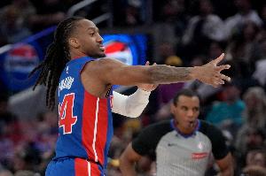 板凳席太猛了！活塞替补7人有得分入账 合砍66分！