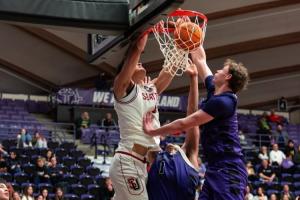 很有气势！淡厚然今日NCAA上演转身暴力隔扣 惊呆替补席！