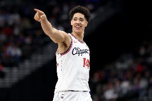 未来可期！尼德豪泽17分钟5中5拿到15分6板 罚球7中5