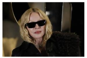 收养的双胞胎女儿效力热刺U14女足，流行天后麦当娜现场加油助威