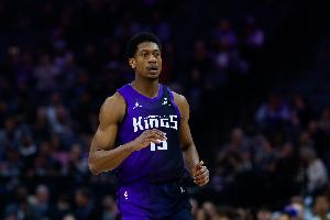 国王官方：亨特确诊为左眼虹膜炎 大约10天后接受复查