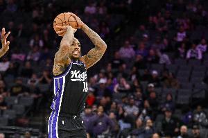 开摆了？德罗赞中投也不准了！出战20分钟11中3&三分2中0