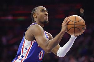 独木难支！马克西21中10拿下30分1板4助1断 首节14分