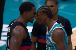 超大冲突致4人驱逐！迪亚巴特向杜伦挥拳 斯图尔特替补席冲击小乔